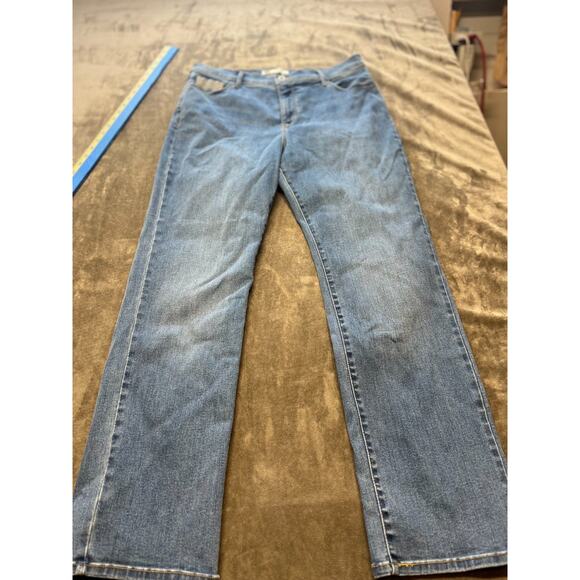 Levi Perfectly Slimming slimming 512‎ straight leg 33x30 Jeans Pants 16s 16 s - Picture 1 of 7